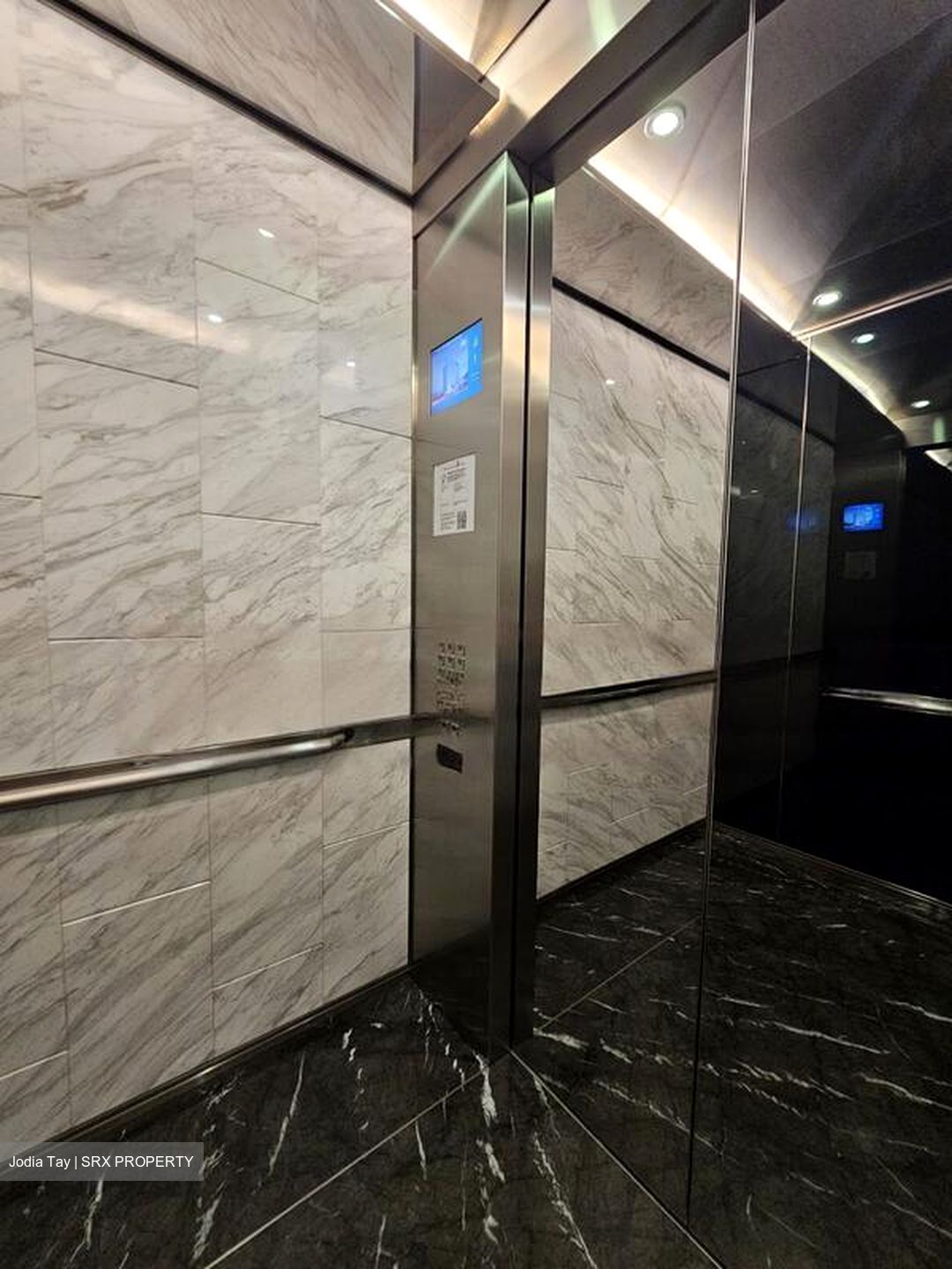 Arc 380 (D8), Office #451330021